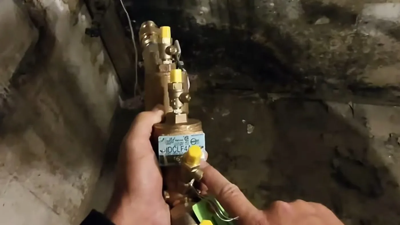 Backflow prevention assembly with test valves for backflow in Buckeye, AZ